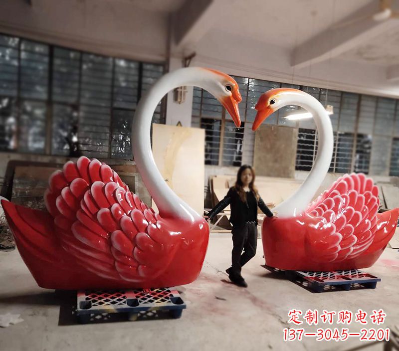 南通天鹅玻璃钢爱心婚礼景观摆件