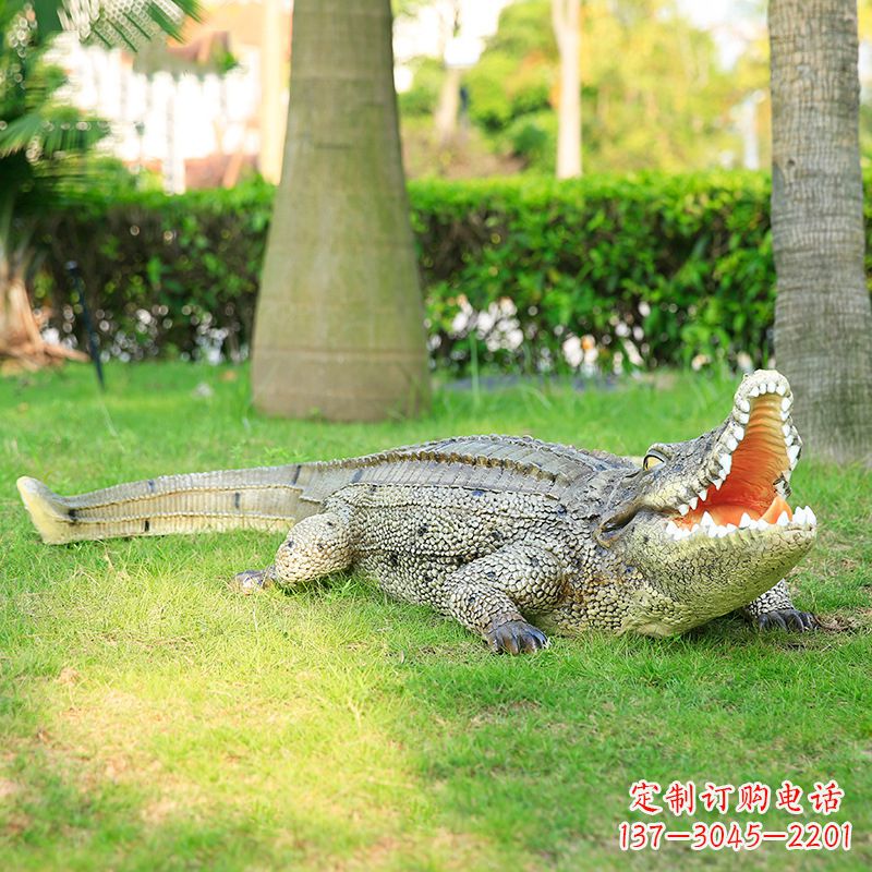 南通玻璃钢仿真动物雕塑点亮园林景观