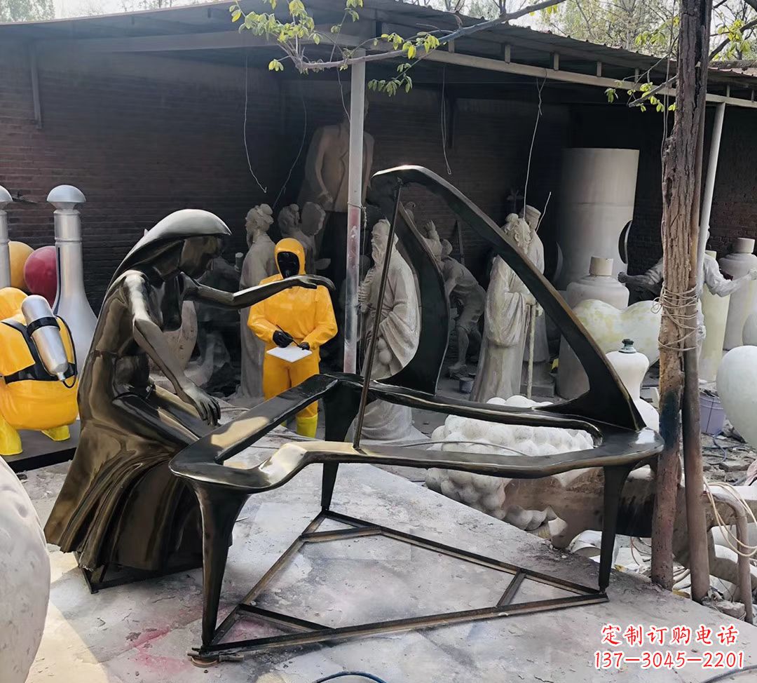 南通玻璃钢仿铜钢琴雕塑