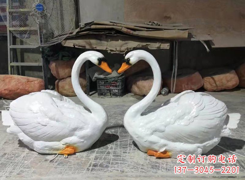 南通玻璃钢仿真发光天鹅雕塑