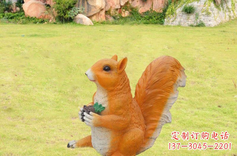 南通玻璃钢制作的松鼠雕塑