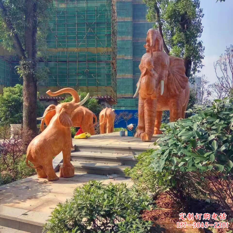 南通玻璃钢卡通大象雕塑——给小区园林带来活力