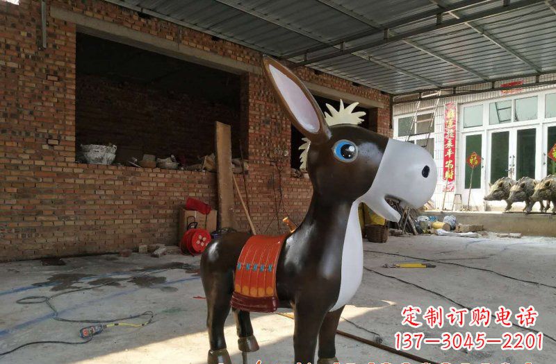 南通玻璃钢毛驴雕塑一种抒情的艺术形式