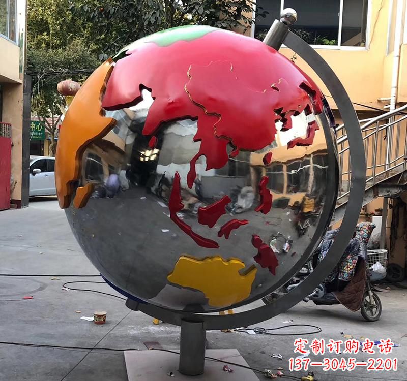 南通不锈钢彩绘地球仪雕塑