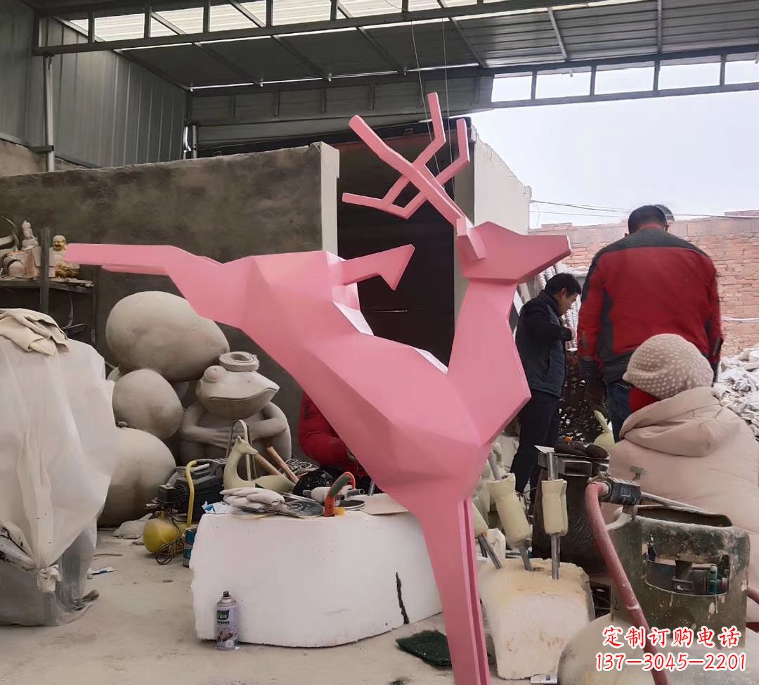 南通不锈钢彩绘小鹿雕塑艺术与美感的完美结合