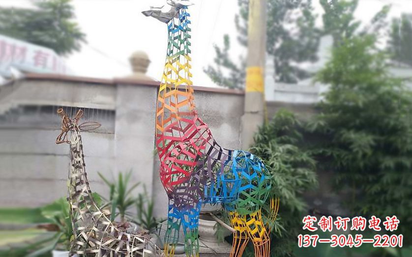 南通不锈钢长颈鹿雕塑把自然美景带入室内