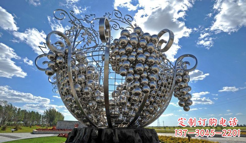 南通不锈钢葡萄雕塑——城市的艺术之美