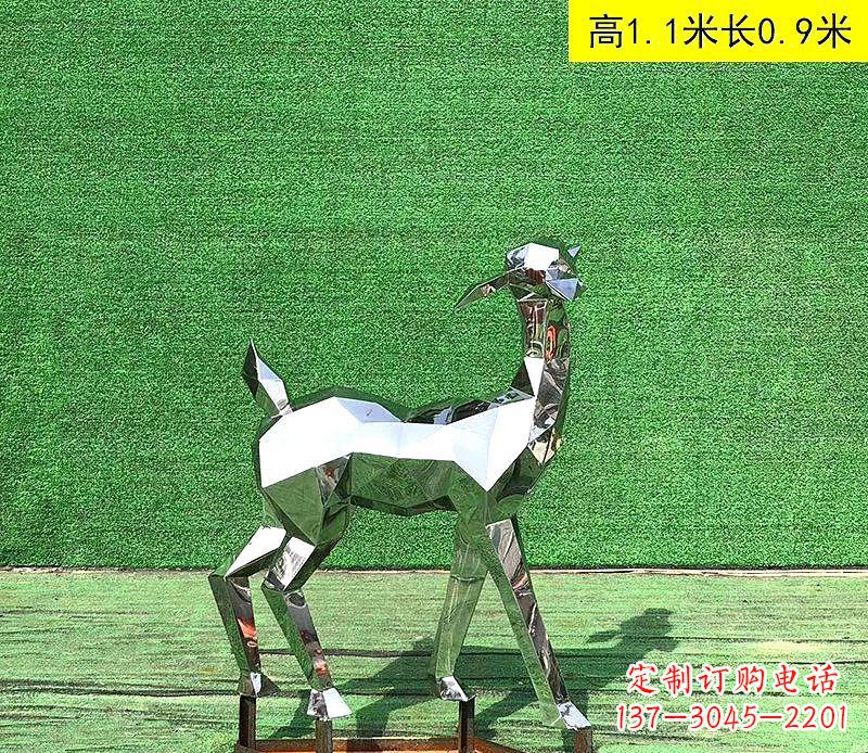 南通不锈钢小鹿雕塑精致而可爱