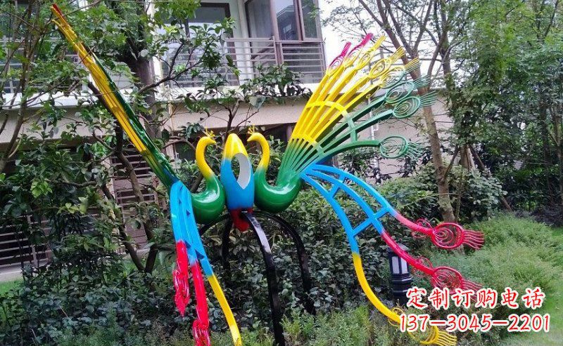 南通不锈钢孔雀雕塑——精美的艺术品