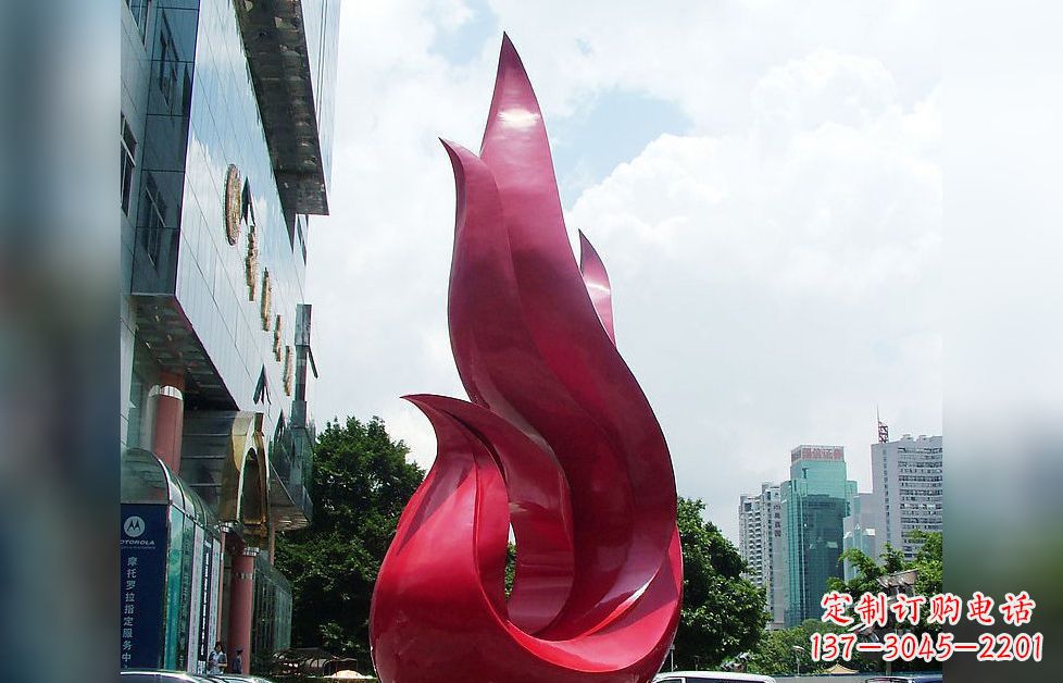 南通孔雀广场的不锈钢雕塑