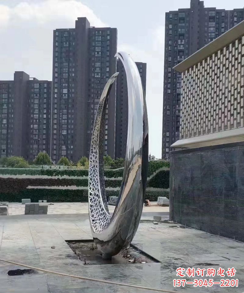 南通精美不锈钢月亮雕塑