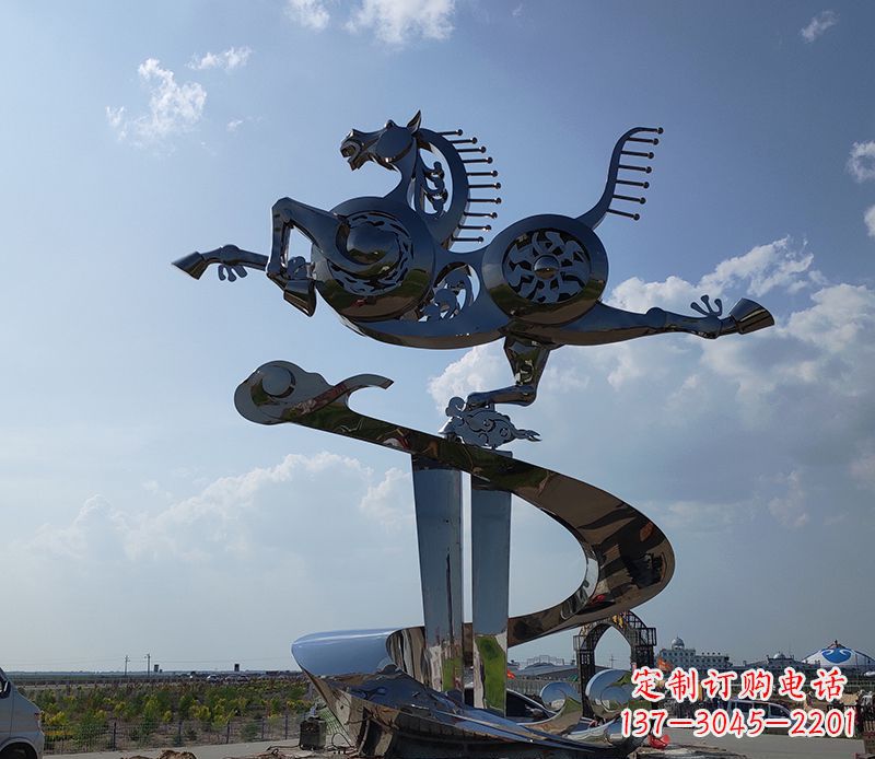 南通不锈钢大型马踏飞燕景观雕塑集艺术与自然于一体