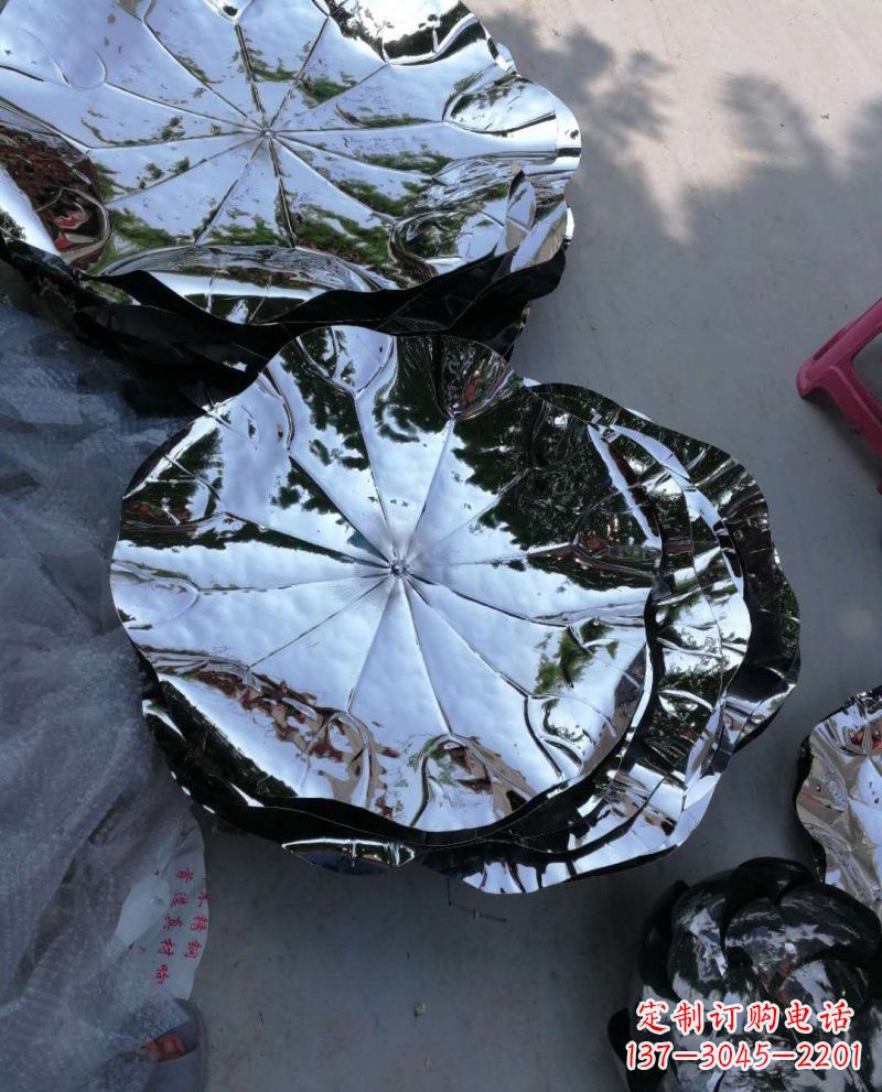 南通不锈钢锻造的莲花雕塑