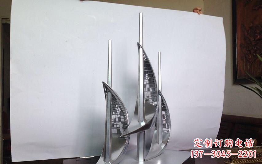 南通不锈钢帆船雕塑传承精神的象征