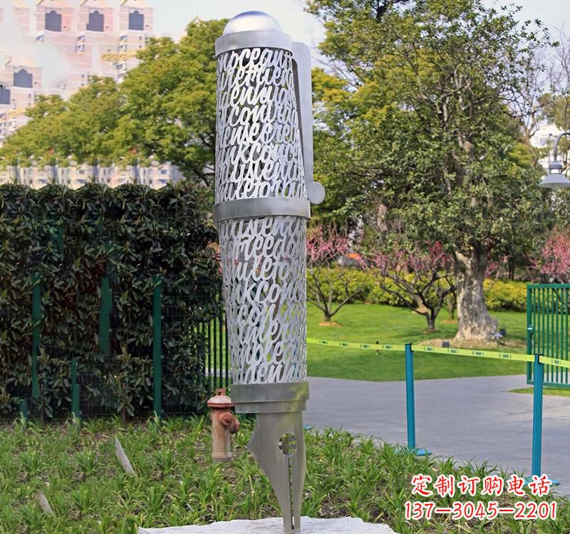 南通精致不锈钢钢笔雕塑