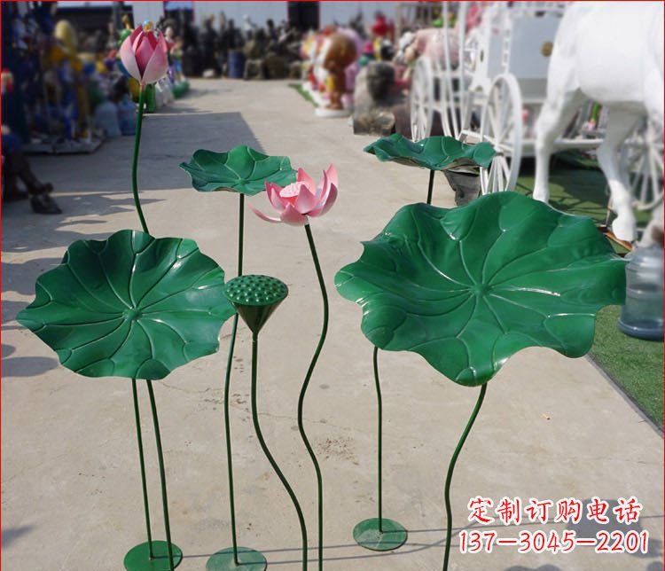 南通不锈钢荷花雕塑色彩斑斓美不胜收