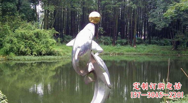 南通海豚的传说——不锈钢公园顶部雕塑