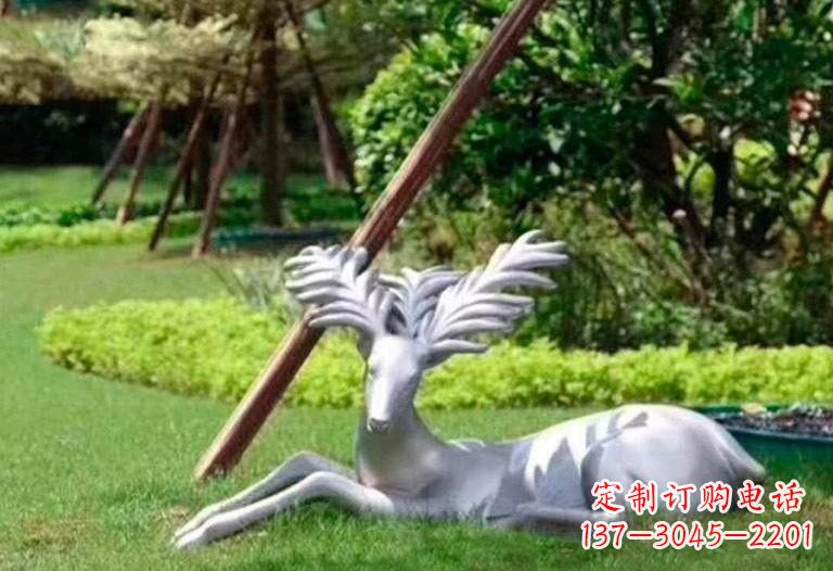 南通不锈钢公园大角鹿雕塑精致而美丽
