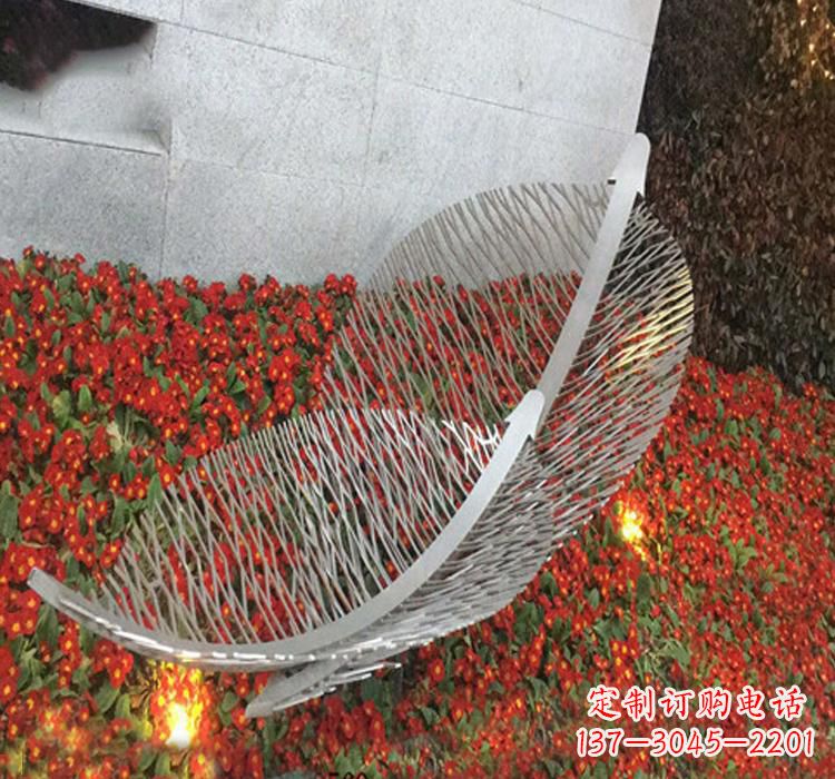 南通不锈钢公园镂空树叶雕塑——精致艺术品