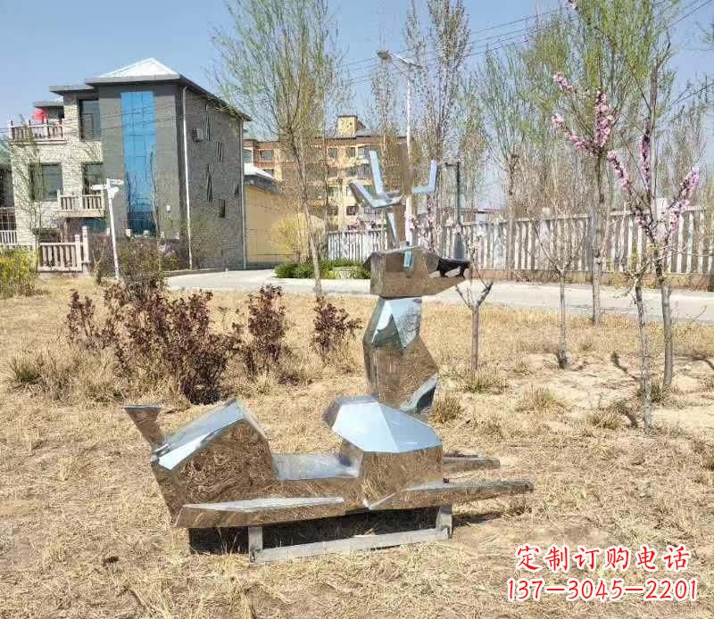 南通不锈钢公园小鹿雕塑给公园带来温馨气息