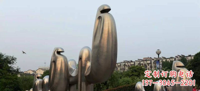 南通不锈钢广场上的骆驼雕塑