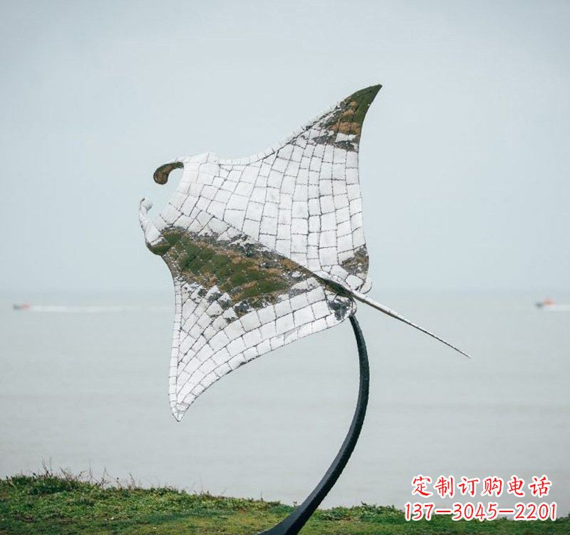 南通不锈钢海洋动物蝠鲼雕塑艺术与环保的完美结合