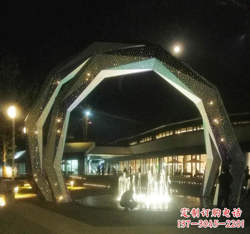 南通不锈钢户外拱门雕塑精美线条点缀美景