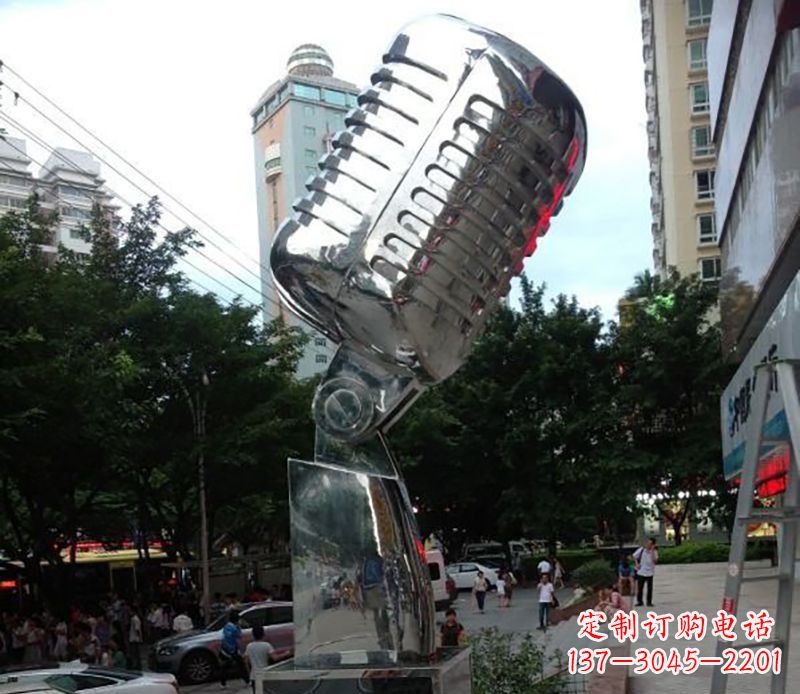 南通不锈钢话筒雕塑象征传统文化和新时代