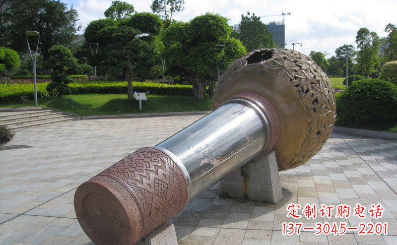 南通“铸就记忆的不锈钢话筒雕塑”
