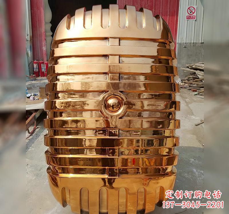 南通不锈钢话筒雕塑传承历史的象征