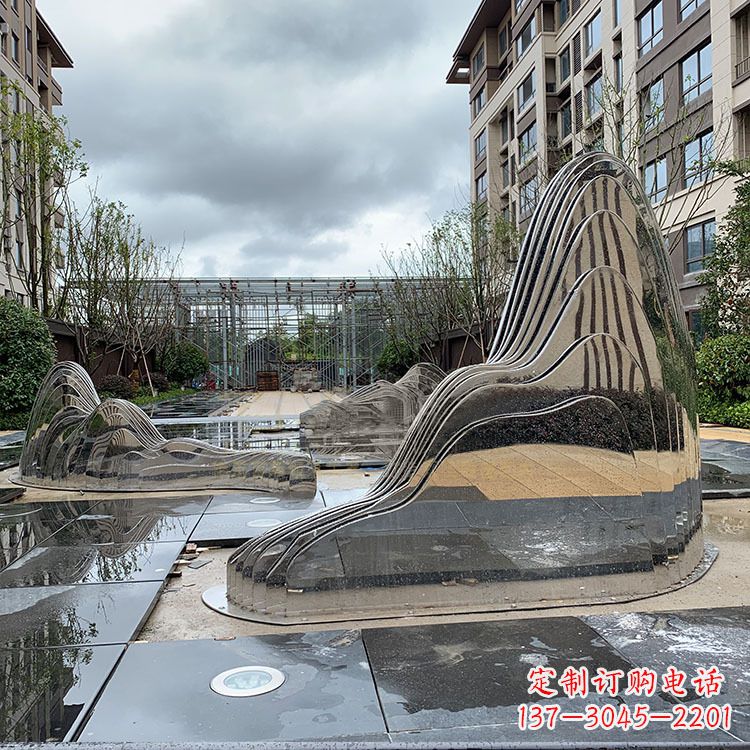 南通不锈钢镜面假山雕塑给城市带来灵动之美
