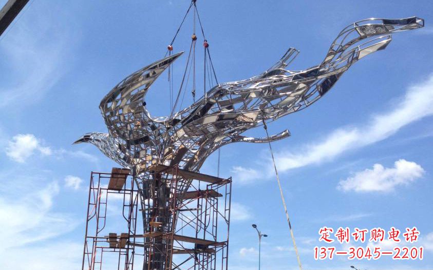 南通不锈钢镂空鸽子雕塑美丽的象征