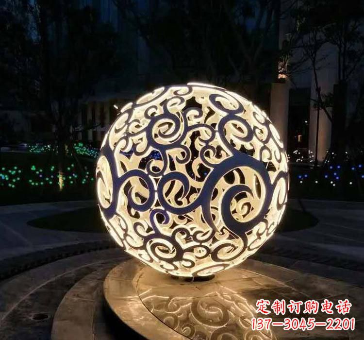 南通不锈钢镂空球喷泉雕塑艺术性的水景装饰