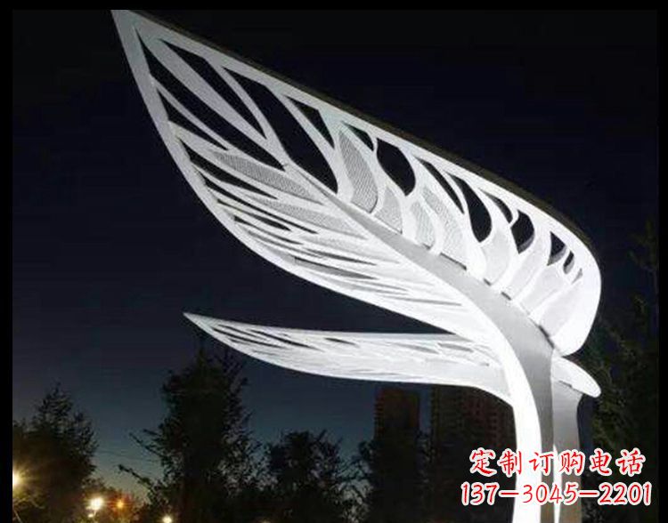南通不锈钢镂空树叶雕塑点缀景观