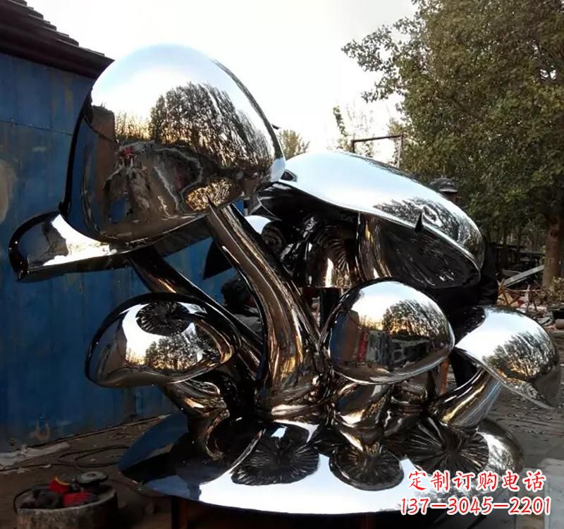 南通不锈钢蘑菇雕塑给空间增添活力