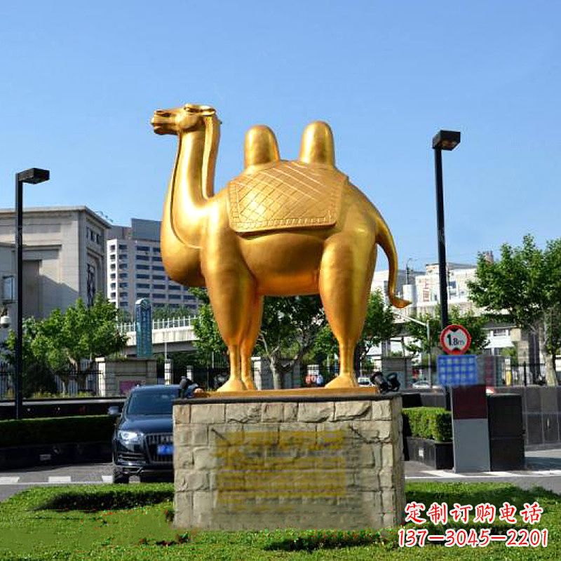 南通不锈钢喷漆骆驼雕塑-城市绿化带动物雕塑