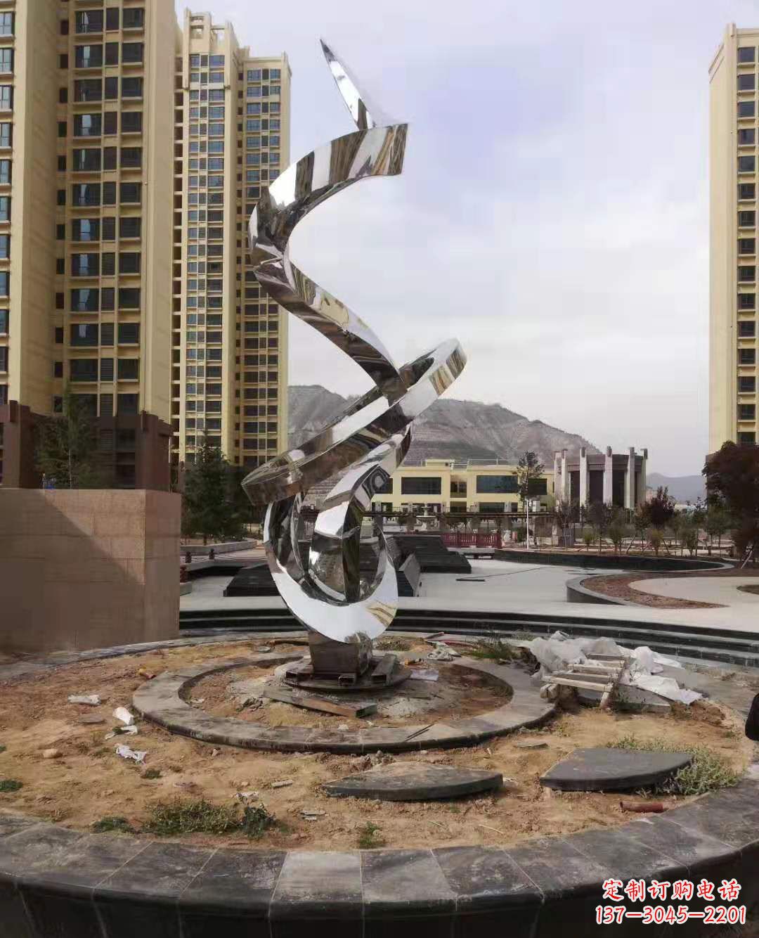 南通飘带雕塑美化城市空间的艺术