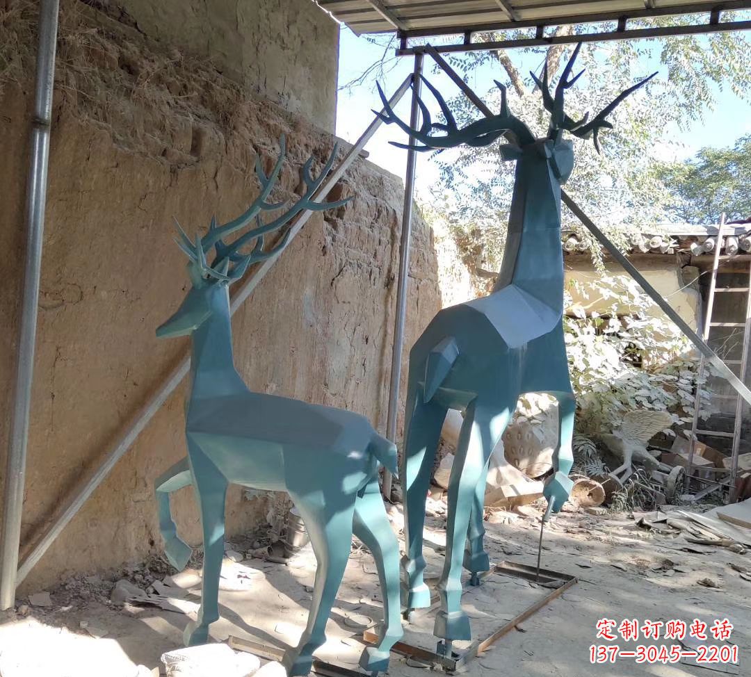 南通不锈钢切面景观鹿雕塑——给景观增添优雅