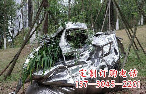 南通不锈钢手提包雕塑——精美的艺术形式
