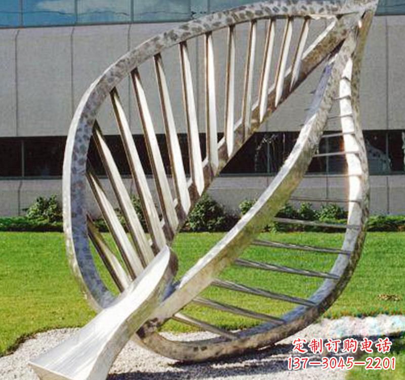 南通不锈钢树叶镂空景观雕塑精美而古朴