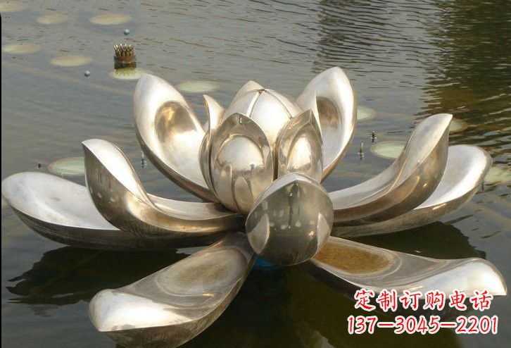 南通不锈钢水面上的莲花雕塑