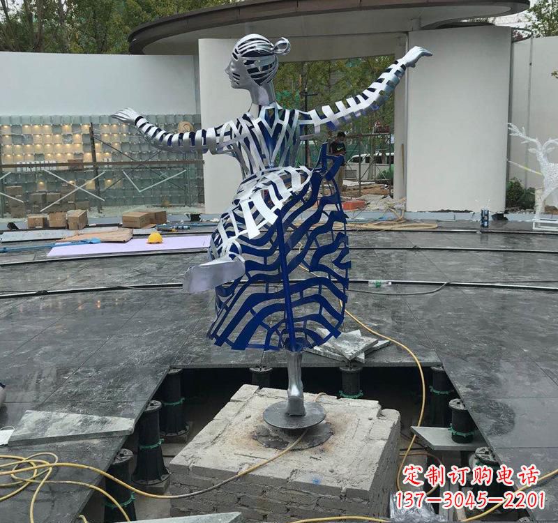 南通不锈钢女孩——精美雕塑
