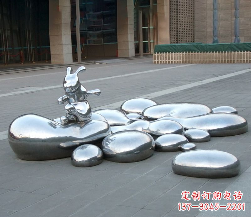 南通不锈钢兔子雕塑饱含艺术美感的艺术品