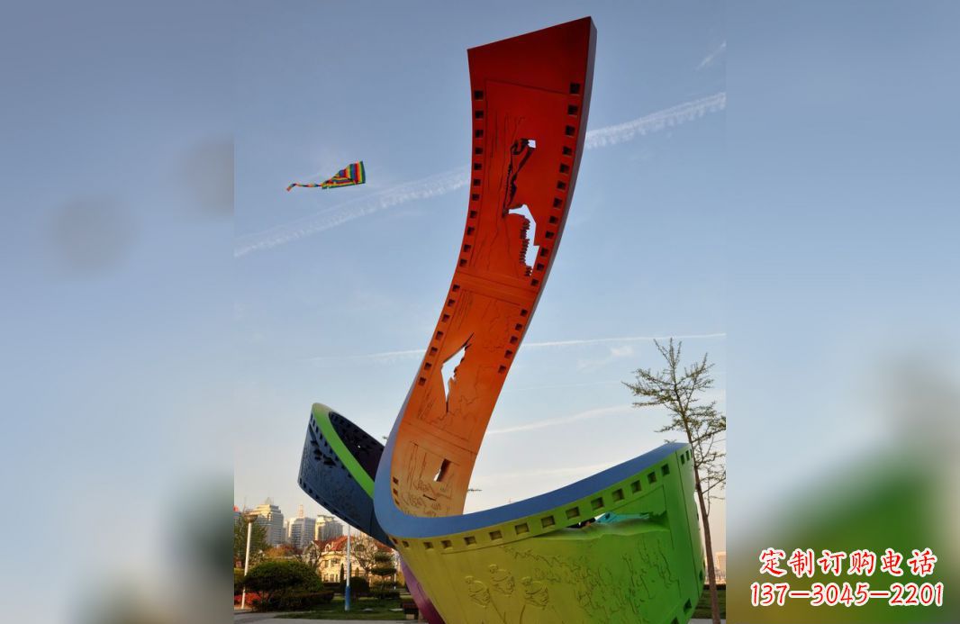 南通不锈钢五彩胶卷广场景观雕塑