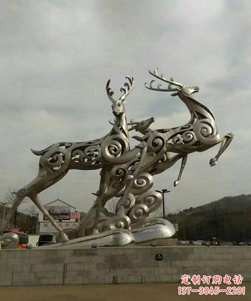 南通梅花鹿雕塑——祥云梅花鹿广场的标志