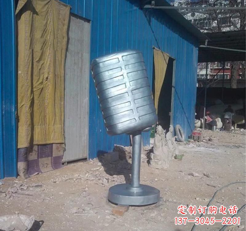 南通不锈钢艺术话筒雕塑——传承精神文化