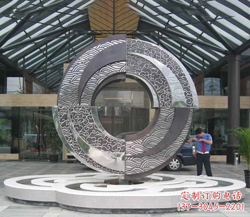 南通不锈钢圆环雕塑,点缀酒店空间