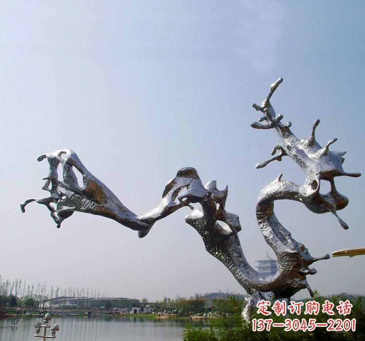 南通不锈钢水滴雕塑体现自然之美