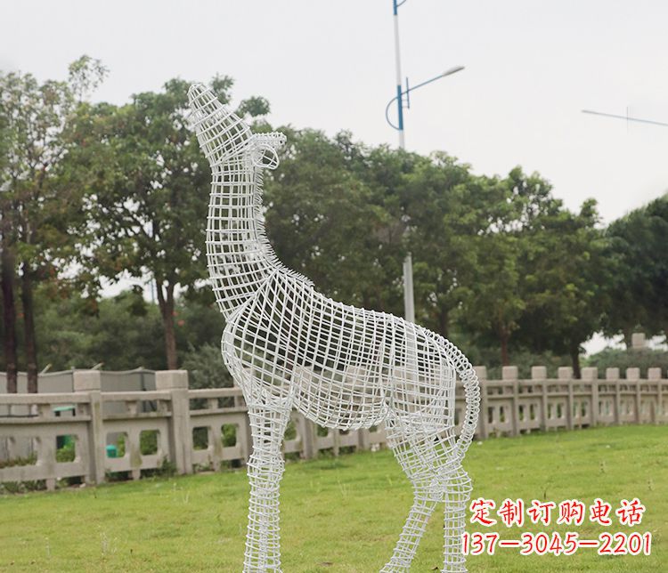南通不锈钢长颈鹿雕塑——艺术精美的象征