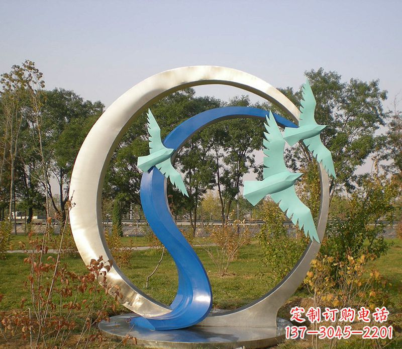 南通不锈钢圆环雕塑精致而优雅